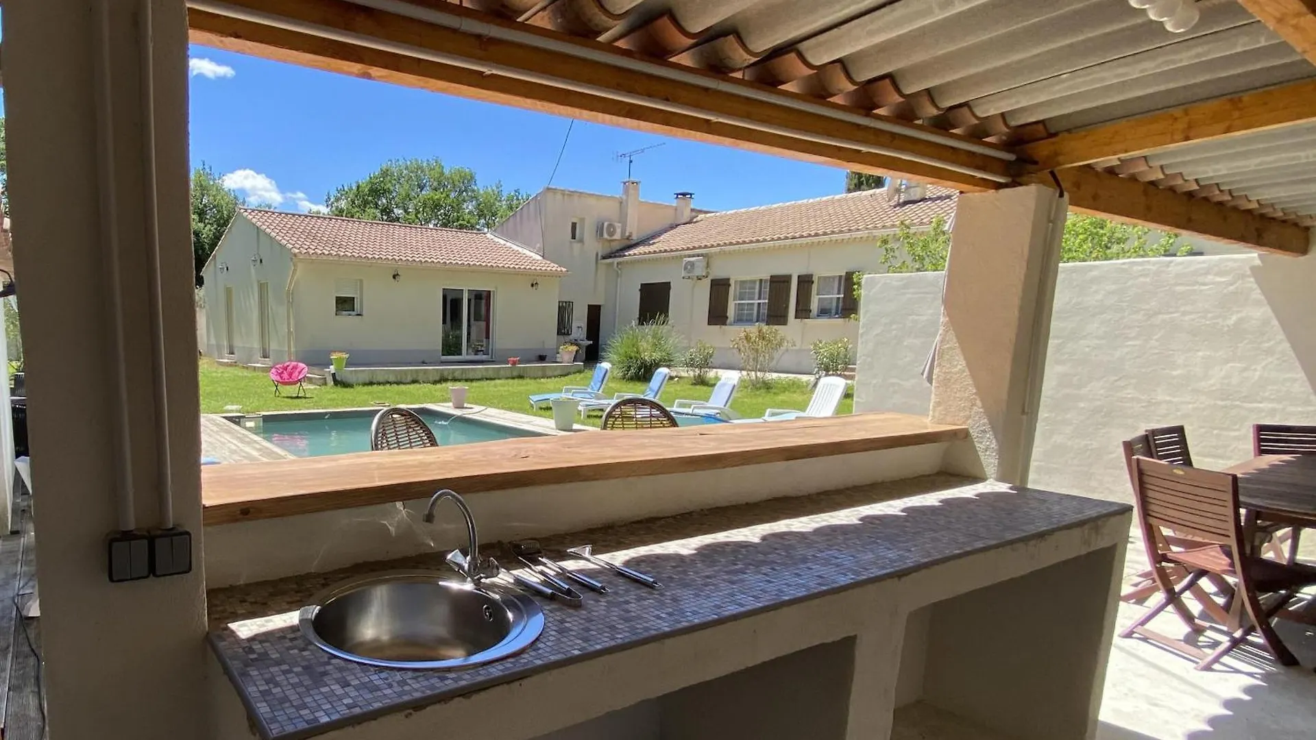 Nice House With Private-Pool Situated In The Heart Of The Luberon Maubec