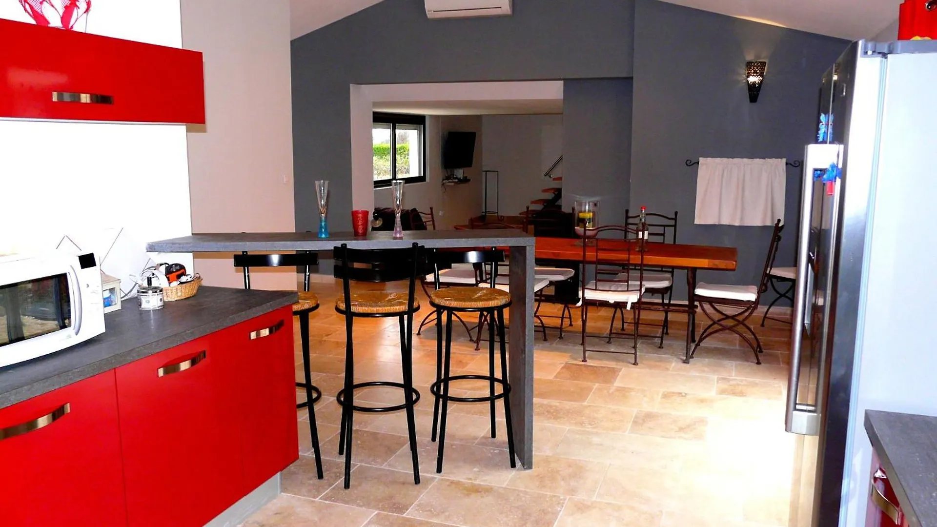 Nice House With Private-Pool Situated In The Heart Of The Luberon Maubec