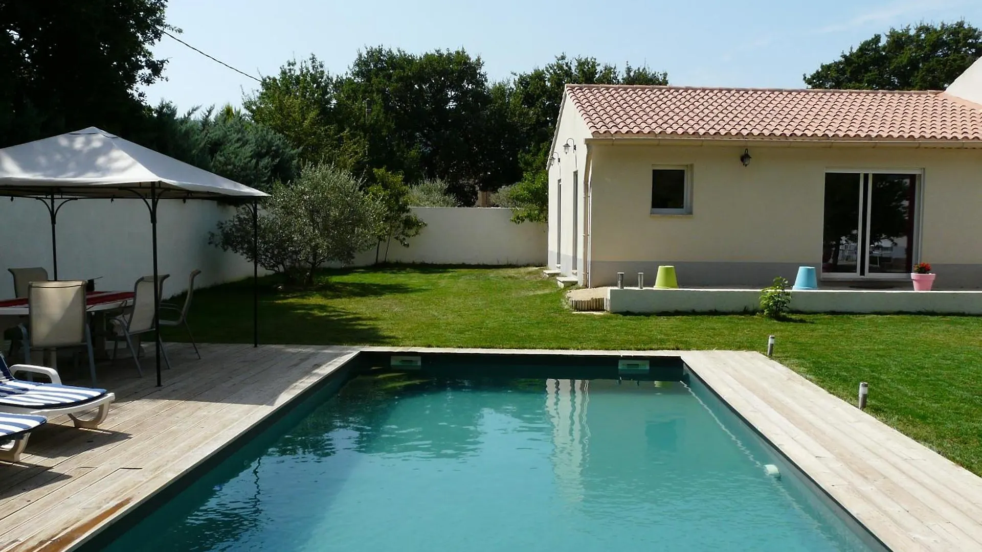 Nice House With Private-Pool Situated In The Heart Of The Luberon Maubec  Holiday home Maubec (Vaucluse)